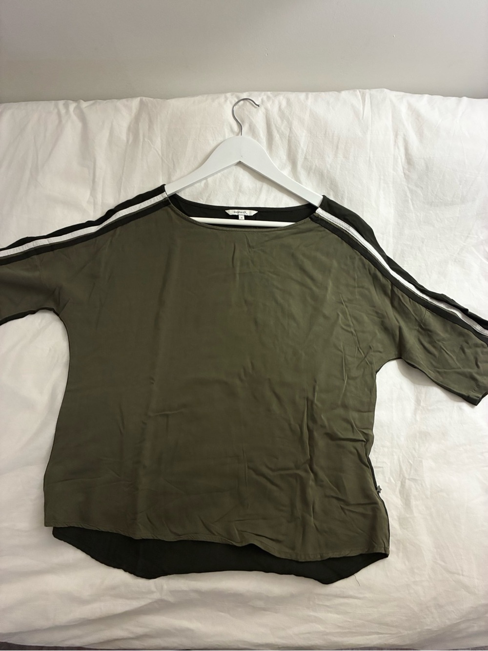 ❤️ Anthropologie Sandwich Color block tee blouse khaki olive green two tone - Picture 8 of 8